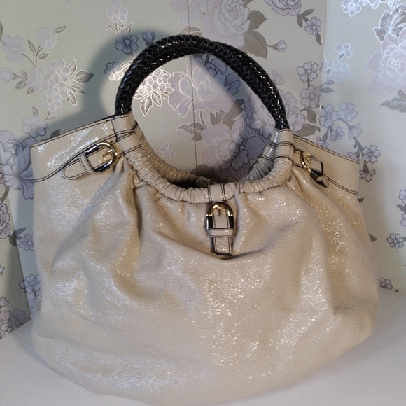 Gorgeous Badgley Mischka Large Bag, Tote, Purse, Cream colour Patent Leather. - Picture 4 of 12